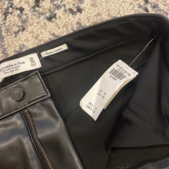 Abercrombie Vegan Leather Ankle Straight Pants NWT - Picture 6 of 6